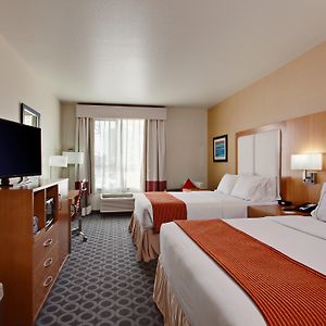 Queen Room Two Queen Beds Hearing Accessible
